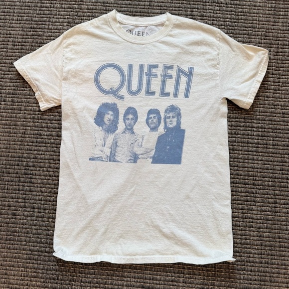 Queen White Short Sleeve Tee Vintage Style - Picture 1 of 2